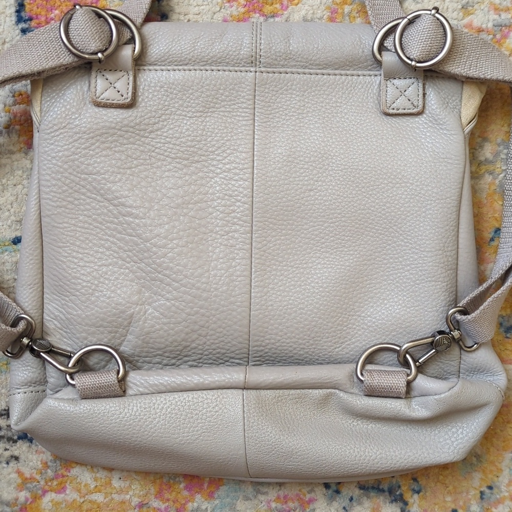The Sak Ventura Classic Genuine Pebbled Leather Convertible Backpack Light Gray - Picture 15 of 16